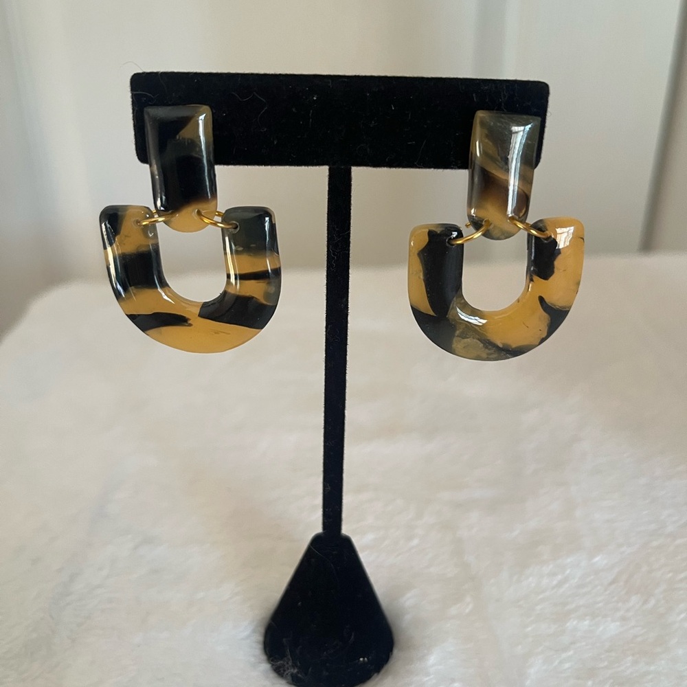 Tortoise Shell Hoop Earrings